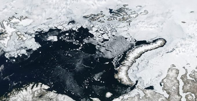 NASA: Satélite mostra degelo recorde no Mar de Barents e baixo nível de gelo marinho no Ártico em 2026.