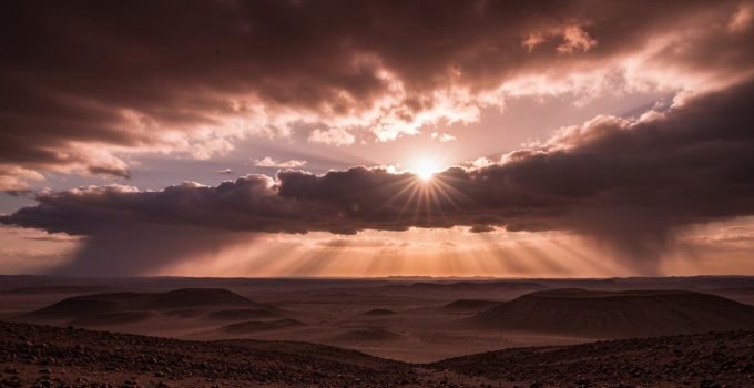 Tempestade de poeira massiva cobre a paisagem de Marte