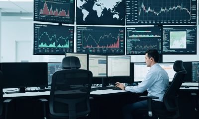 Centro de operações financeiras moderno na América Latina exibindo tendências de pagamentos digitais em 2026.